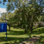 Entrance to the disc golf course at 尼尔公园.