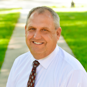 Paul Hinrichs博士, 艺术与科学学院院长