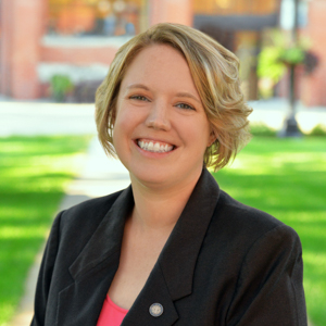 Kelli Gardner headshot