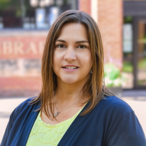 Okema黑尔 headshot