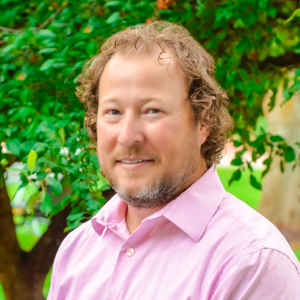 丹尼·海耶斯 headshot