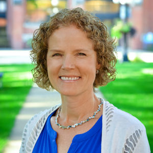 艾米说话吞吐 headshot