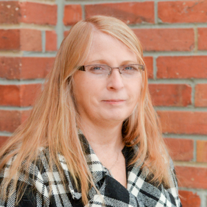 凯西摩尔 headshot