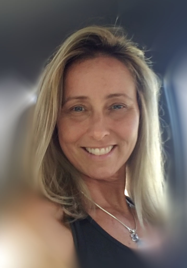 詹妮弗·拉莫斯 headshot