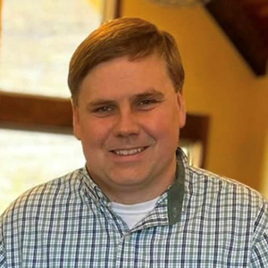 Dustin Smith headshot