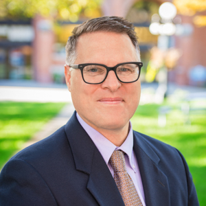 马特帝伦 headshot