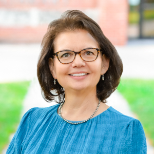 凯西Tynon headshot